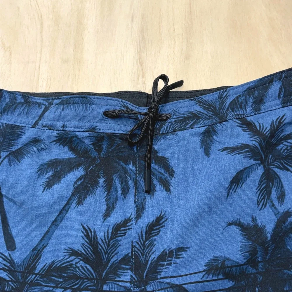 Kirkland Signature Mens Medium Stretch Swim Shorts Blue‎ Palm Tree Lined NWOT